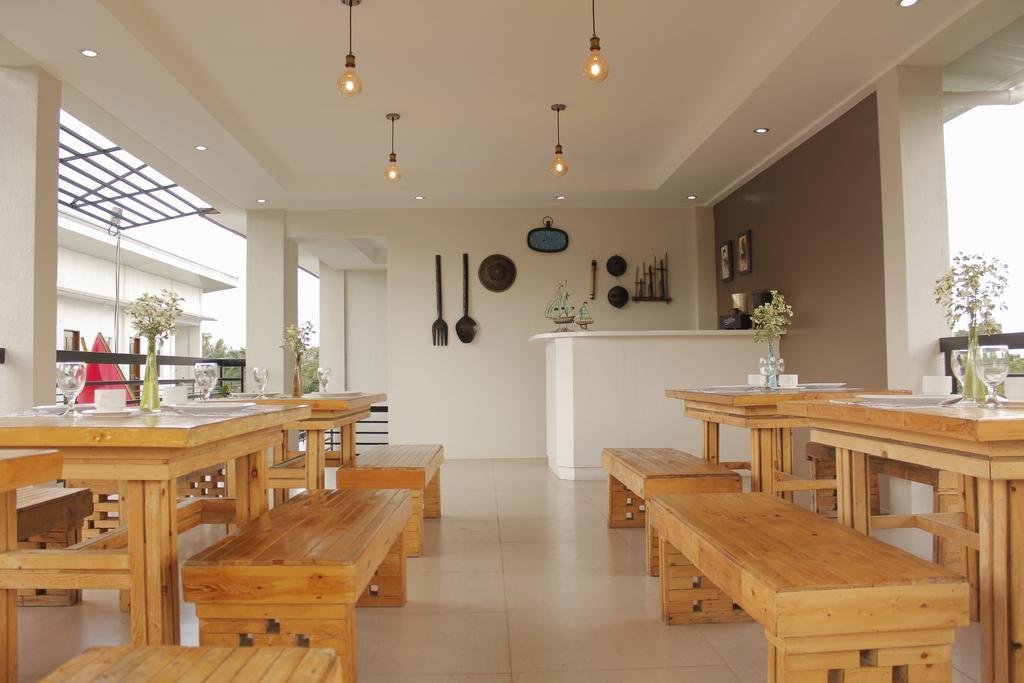 Alberto'S By Dj Seungli Silang Exterior photo