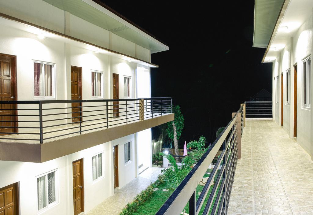 Alberto'S By Dj Seungli Silang Exterior photo