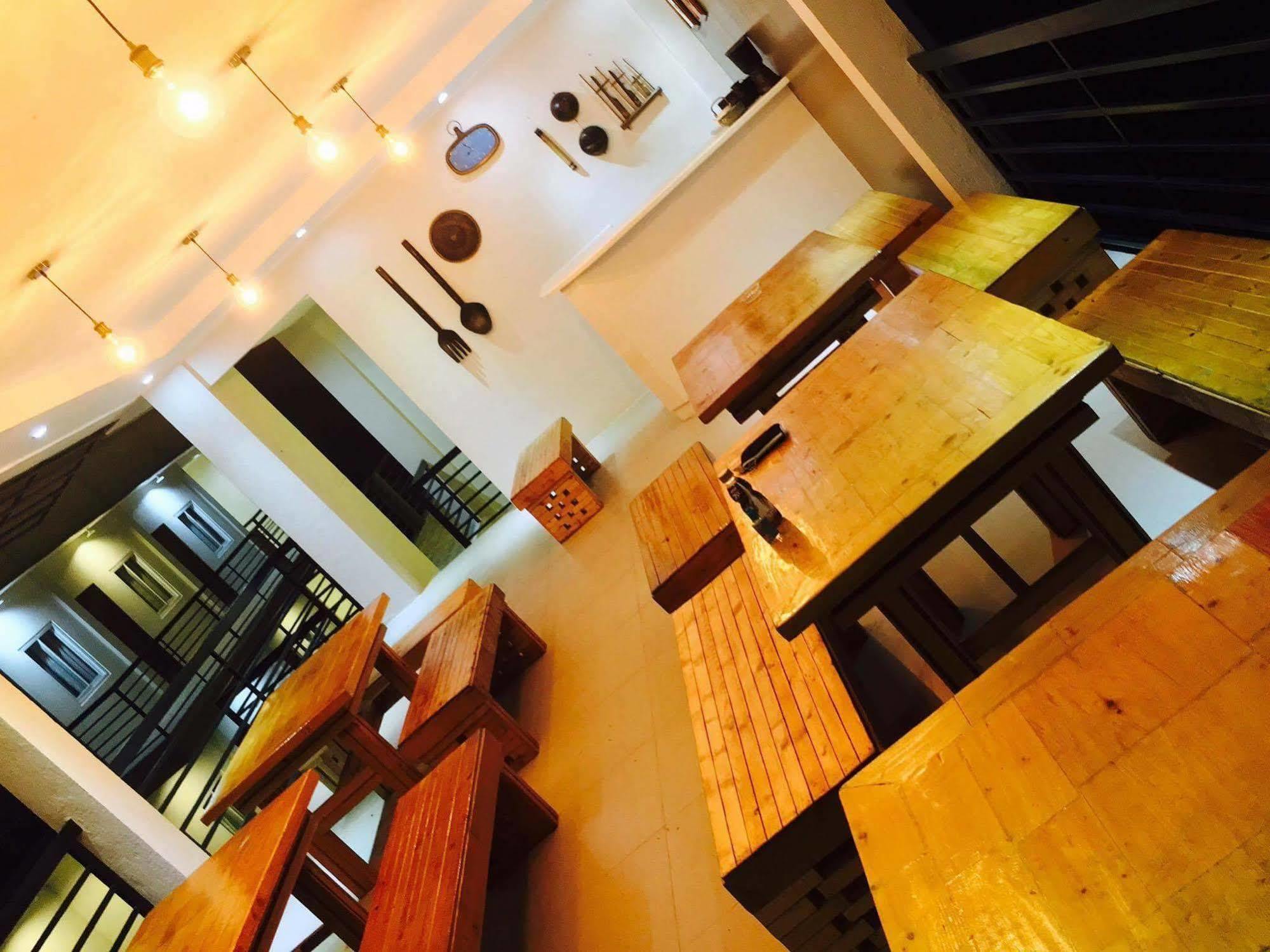 Alberto'S By Dj Seungli Silang Exterior photo